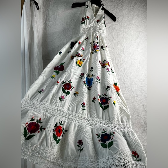 Vintage 70s Mexican Pintuck Halter Handmade Embroidered Floral Fiesta Maxi Dress - Picture 15 of 16
